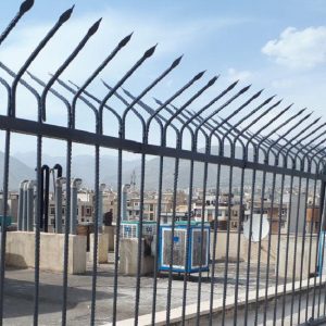 حفاظ دیوار سر نیزه ای