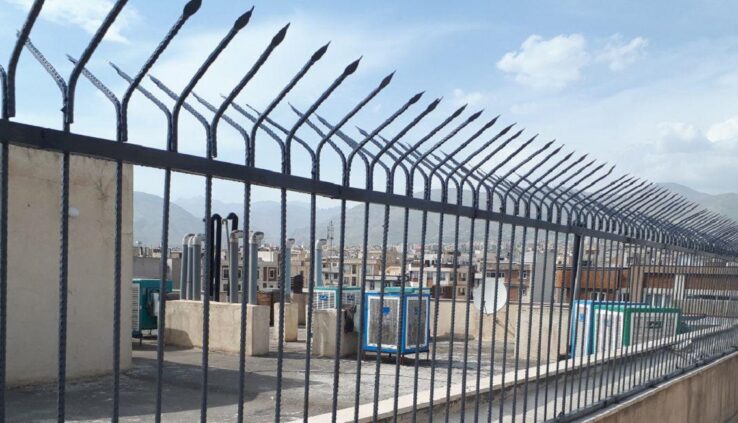 حفاظ دیوار سر نیزه ای